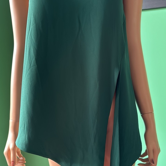 🌺🌺Babaton Sleeveless Top🌺🌺 - Picture 4 of 10